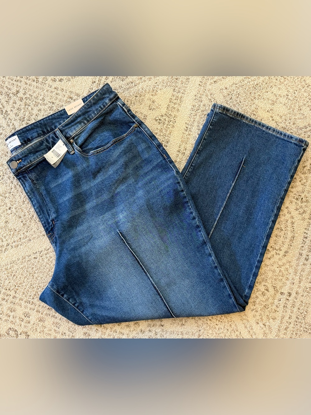 NWT Lane Bryant Mid-Rise Relaxed Straight Leg Jeans Sz 28